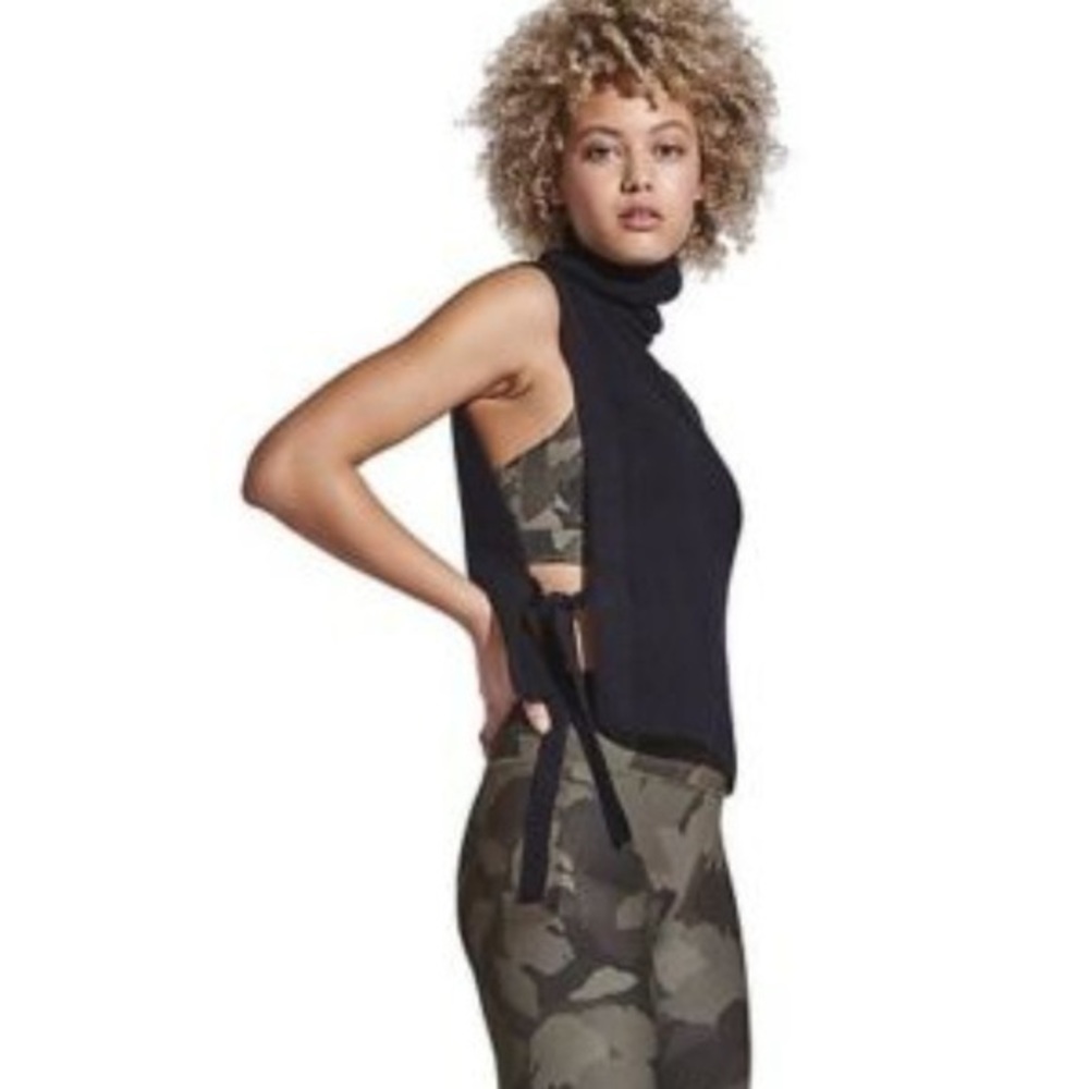 🚫SOLD🚫Athleta turtleneck tie-up sweater tank